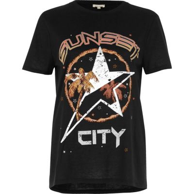 Black sunset city fitted T-shirt